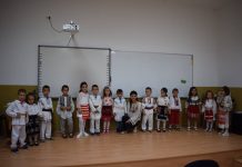 Veselie la sfârșit de an – costumul național – piesa de rezistență pentru cei mici
