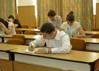 A început examenul scris la Bacalaureat