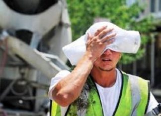 Patronii care nu au grijă de angajaţi pe timp de caniculă riscă amenzi usturătoare