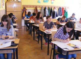 A început Evaluarea Națională