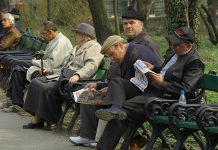 Numărul salariaţilor în creştere, cel al pensionarilor în scădere