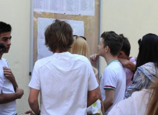 Sute de elevi picați la Evaluarea Națională