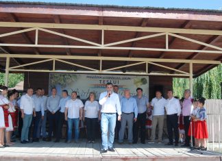 „Sărbătoarea Teiului”, la Teslui, un succes al administraţiei locale