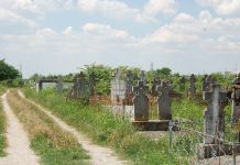 UNA DINTRE CELE MAI SĂRACE COMUNE DIN JUDEȚ, SPRÎNCENATA: REVOLTĂ FAȚĂ DE PREOTUL NAVETIST ȘI SALARIAT „CIVIL”…!