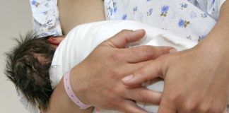 Zeci de minore din Olt, mămici cu acte-n regulă