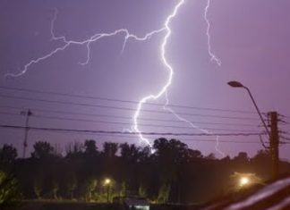 Mii de locuințe fără curent electric