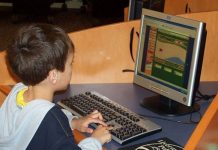 Olt: elev, agresat fizic de directoarea școlii