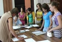 RUȘINOS: Cea mai mică notă cu care s-a intrat la liceu