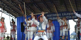 Emilia Ghinescu, Nicu Paleru şi Mariana Ionescu Căpitănescu, pe scena Festivalului Căluşăresc „Ilie Martin”- Coloneşti, ediţia a XIV-a