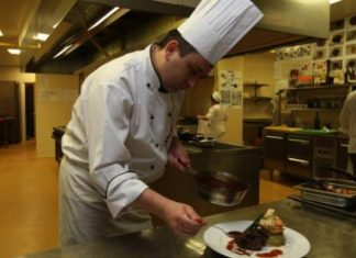 Nemţii caută personal în domeniul hotelier- gastronomic