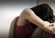 Bărbat din Olt, prins de polițiști în timp ce viola o femeie, de față cu fiul ei și o altă prietenă