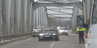 Trafic infernal pe Podul Olt