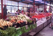 Cum se îmbogățesc piețarii de pe urma clienților