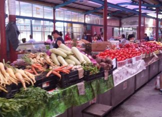 Cum se îmbogățesc piețarii de pe urma clienților