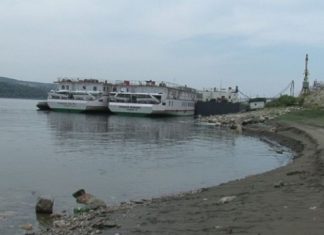 Activitatea în Portul Corabia, blocată din cauza nivelului scăzut al Dunării