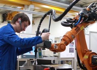 România şi Estonia, lideri în UE la creşterea producţiei industriale