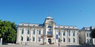 Lefuri majorate pentru angajaţii din Primăria Caracal. Şi indemnizaţiile consilierilor locali au crescut