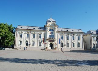 Lefuri majorate pentru angajaţii din Primăria Caracal. Şi indemnizaţiile consilierilor locali au crescut