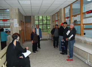 Peste 1.200 de olteni fără serviciu plătesc contribuţia la pensii ca să le meargă vechimea