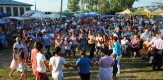 Sărbătoare mare la Poboru. Valentin Sanfira și Marcela Fota, invitați speciali