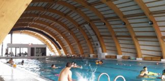 Competiție sportivă la Bazinul Didactic de Înot Slatina