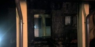 O casă din comuna Schitu a luat foc