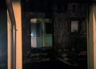 O casă din comuna Schitu a luat foc