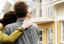 Sute de olteni, în așteptare pentru prima casă