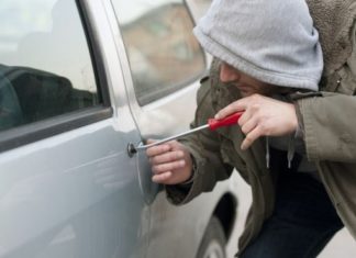 Cercetaţi pentru furt calificat, arestaţi preventiv