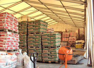 Comercianţi de materiale de construcţii din Olt, amendaţi de Protecţia Consumatorilor