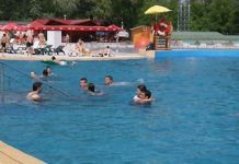 Comercianţi din incinta ştrandurilor şi piscinelor, amendaţi de Protecţia Consumatorilor