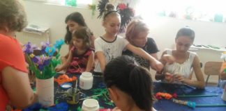 Expoziţie a copiilor din centrele de plasament la Biblioteca Judeţeană „Ion Minulescu”