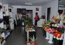 Florarii nu au făcut bani în prima zi de școală