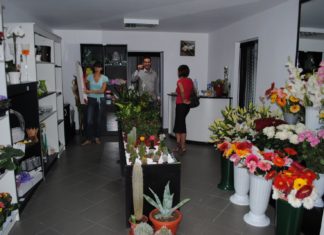 Florarii nu au făcut bani în prima zi de școală