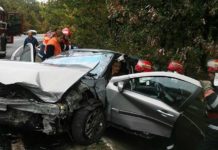Două accidente rutiere în același timp pe șoselele județului