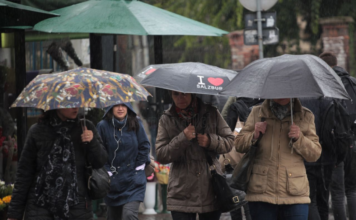 Meteorologii ANM anunță un weekend cu vreme de coșmar: ploi torențiale, lapoviță și ninsori