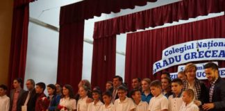 Elevi şi profesori, premiaţi de Consiliul Judeţean