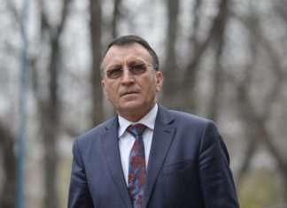 Paul Stănescu, după anunţul că Guvernul atacă la CCR dublarea alocaţiilor: ‘Să facă un pas în spate de la butoanele guvernării’