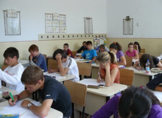 Ziua educației nu i-a scăpat pe elevii olteni de școală