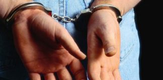 Arestat după ce şi-a înjunghiat fratele