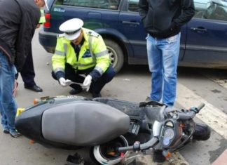 Conducea fără permis un moped neînmatriculat