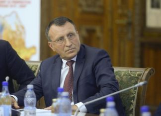 Contracte de 2,5 milioane de lei pentru modernizarea infrastructurii educaţionale, semnate de vicepremierul Paul Stănescu