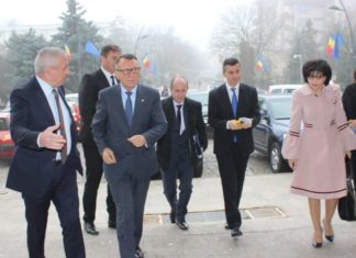 Contracte de 89 milioane de lei pentru modernizarea infrastructurii rutiere, semnate de vicepremierul Paul Stănescu
