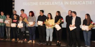 Zeci de elevi şi profesori, premiaţi de Consiliul Judeţean Olt