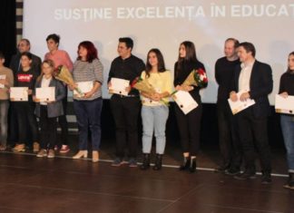 Zeci de elevi şi profesori, premiaţi de Consiliul Judeţean Olt