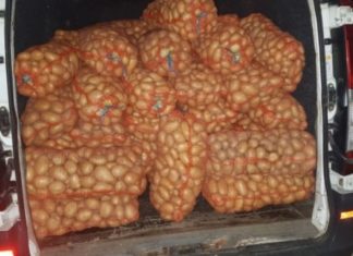 Prins de politiști în timp ce comercializa ilegal zeci de kilograme de cartofi