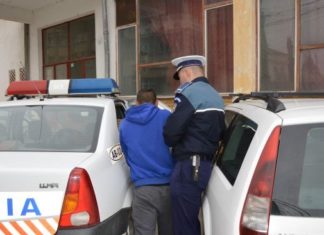 Reținuți de politiști pentru furt calificat