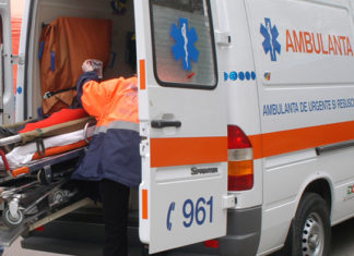 Caz revoltător: Un bărbat din Corabia a murit într-o ambulanţă fără medic