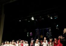 Spectacol de colinde la Teatrul Naţional Caracal