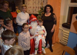 Serbare pentru Moş Crăciun, la Grădiniţa cu Program Prelungit Nr.1 Slatina